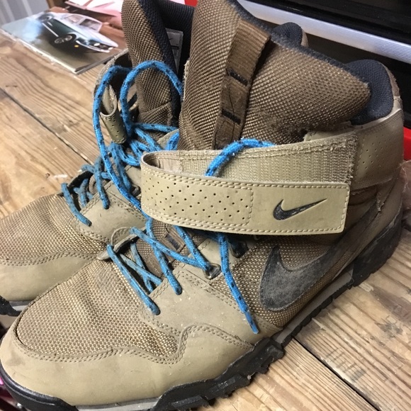 Nike Other - Tan Nike High Top with Blue Laces